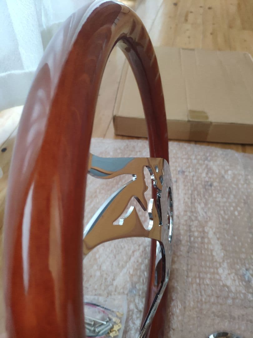 新品ピーチウッド無垢材・クロームメッキ15インチ380mmMOMOピッチ70mm