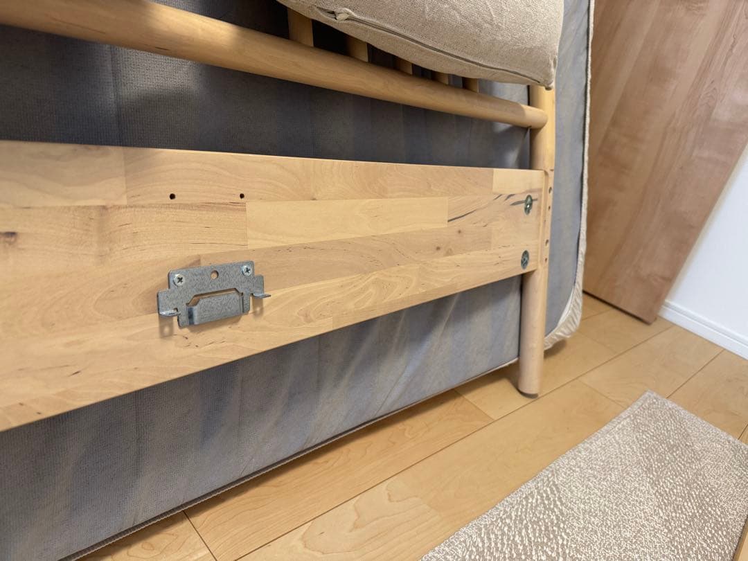 【定価97,990円】BJÖRKSNÄS ベッドフレーム 140x200 cm