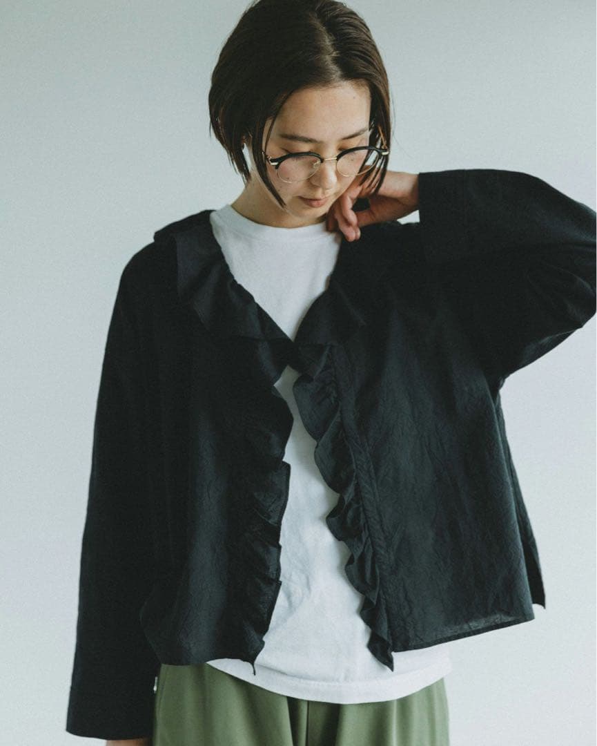 北欧、暮らしの道具店　フリルブラウス