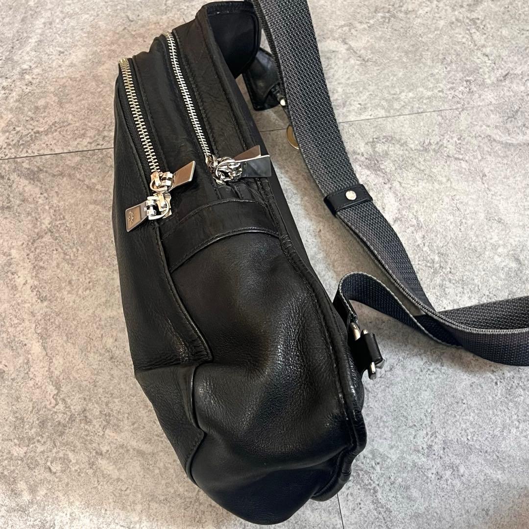 土日限定価格！　aniary　ボディバッグ　レザー　本革　ブラック　シボ加工
