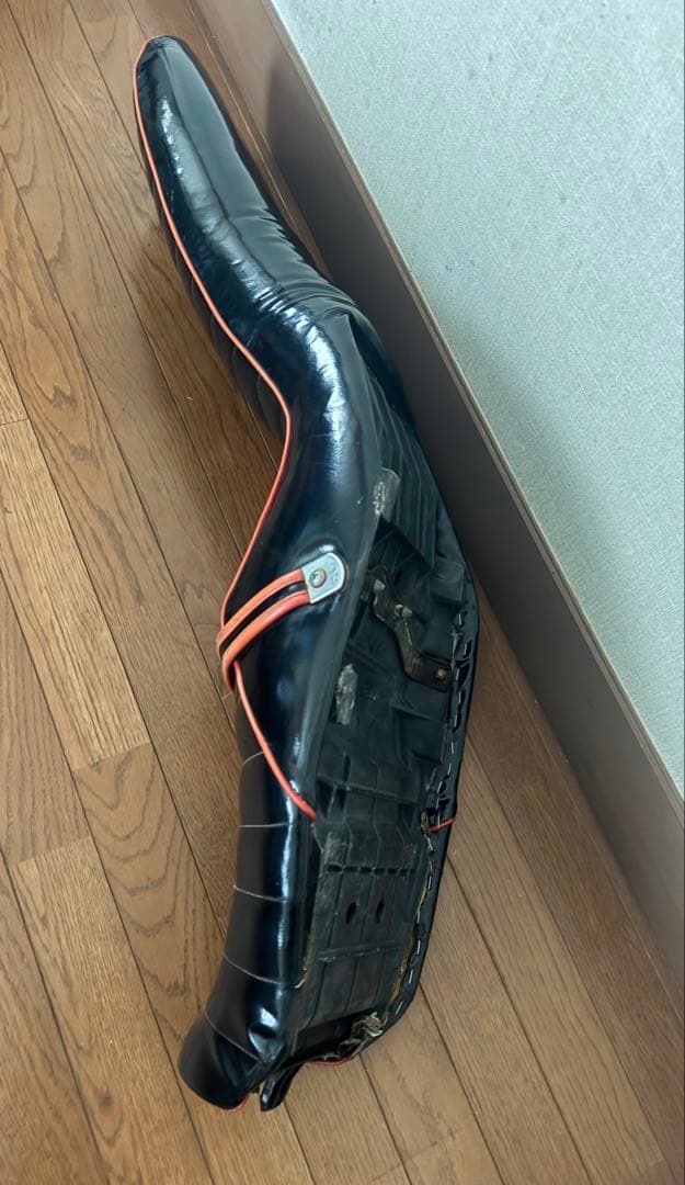 ZRX ZRXII 3段シート　47cm バイクシート エナメルブラック