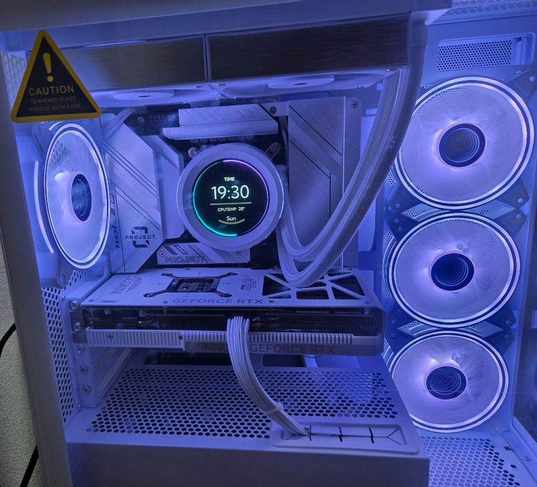 稼働少 美品 高性能 ホワイト ゲーミングpc i7 4070Ti SUPER