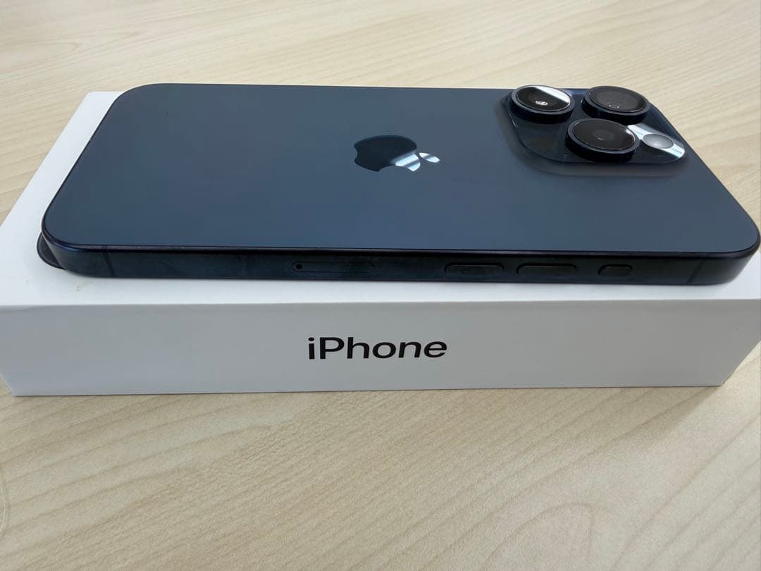 美品 iPhone15Pro 128GB