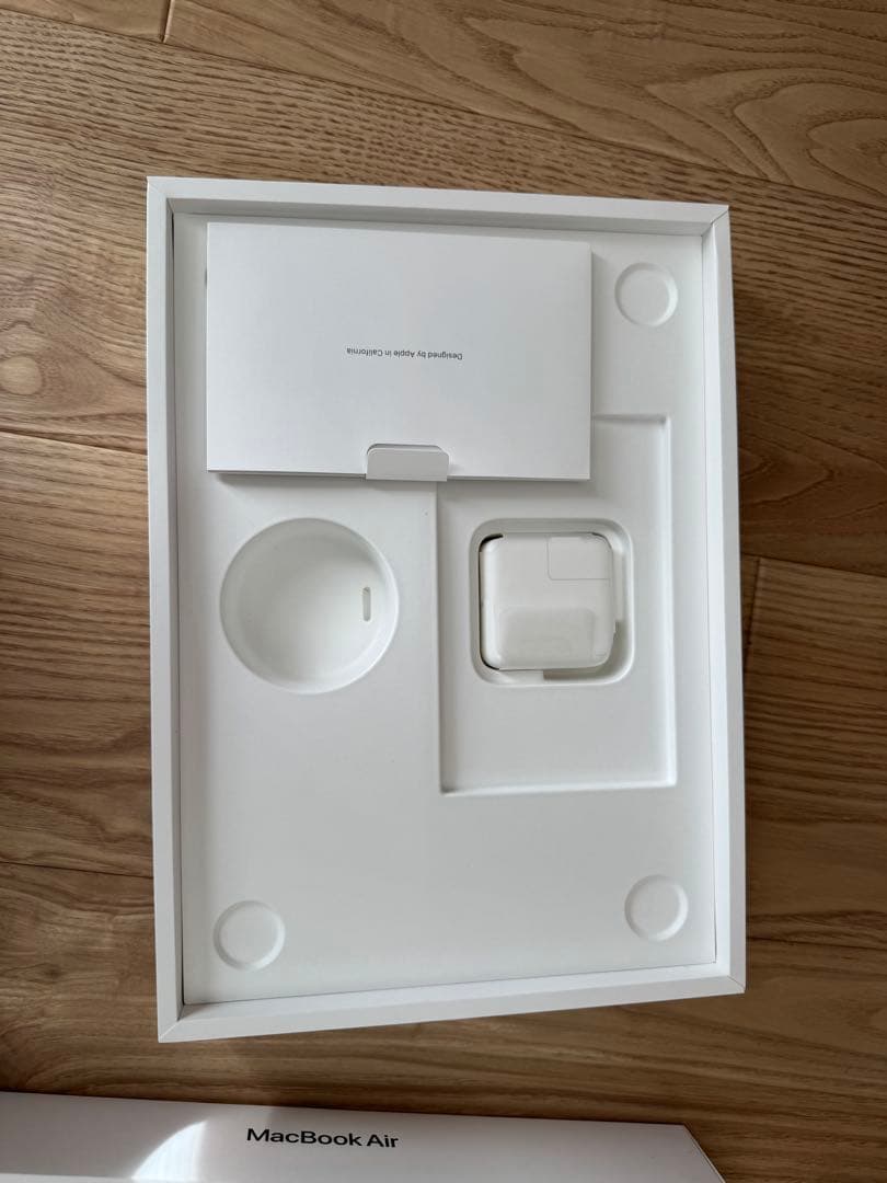 Apple MacBook air 2022 m2 ミッドナイト中古　256GB