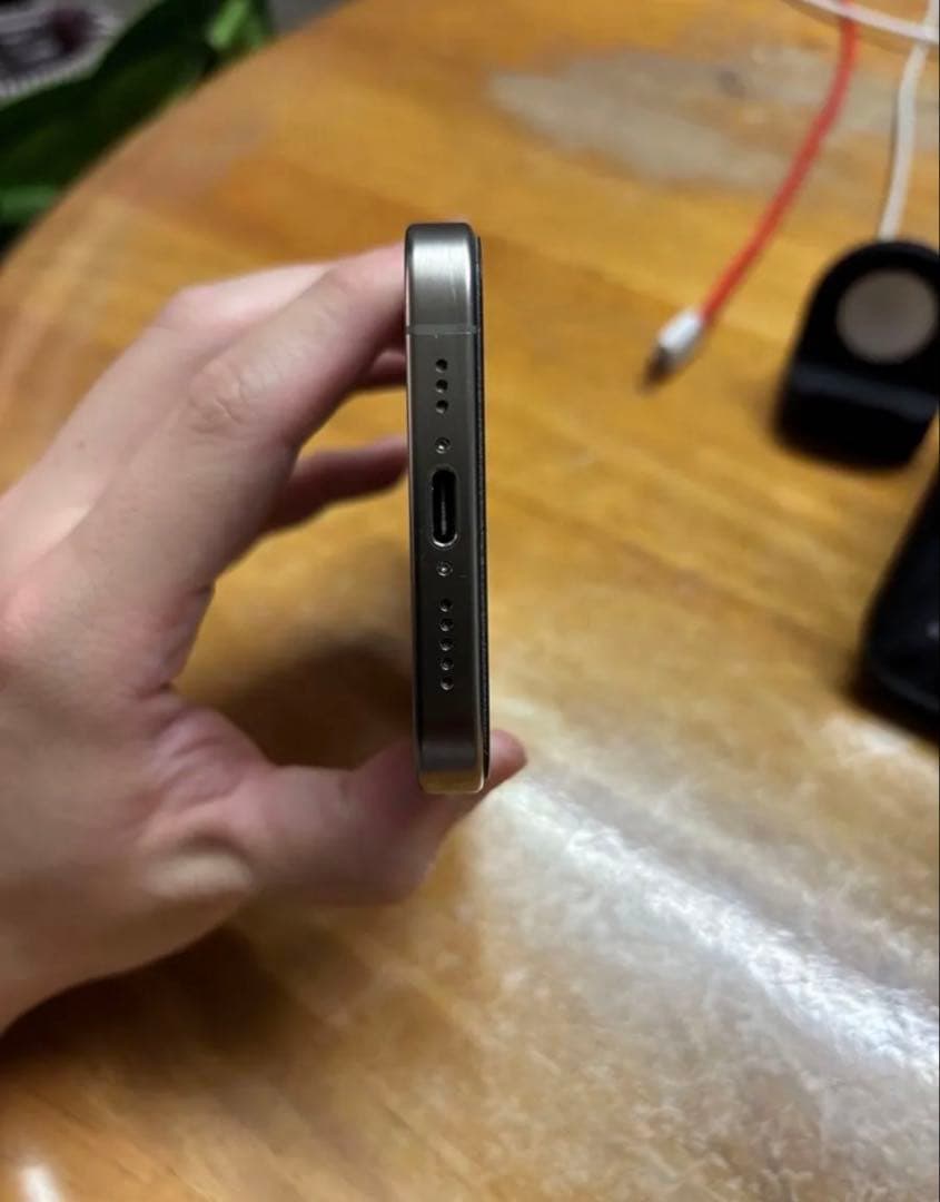 iPhone 15 Pro 256GB ナチュラルチタニウム