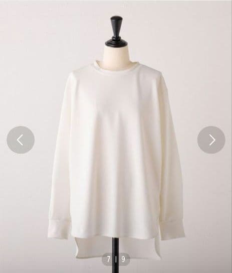 ホワイト長袖トップス