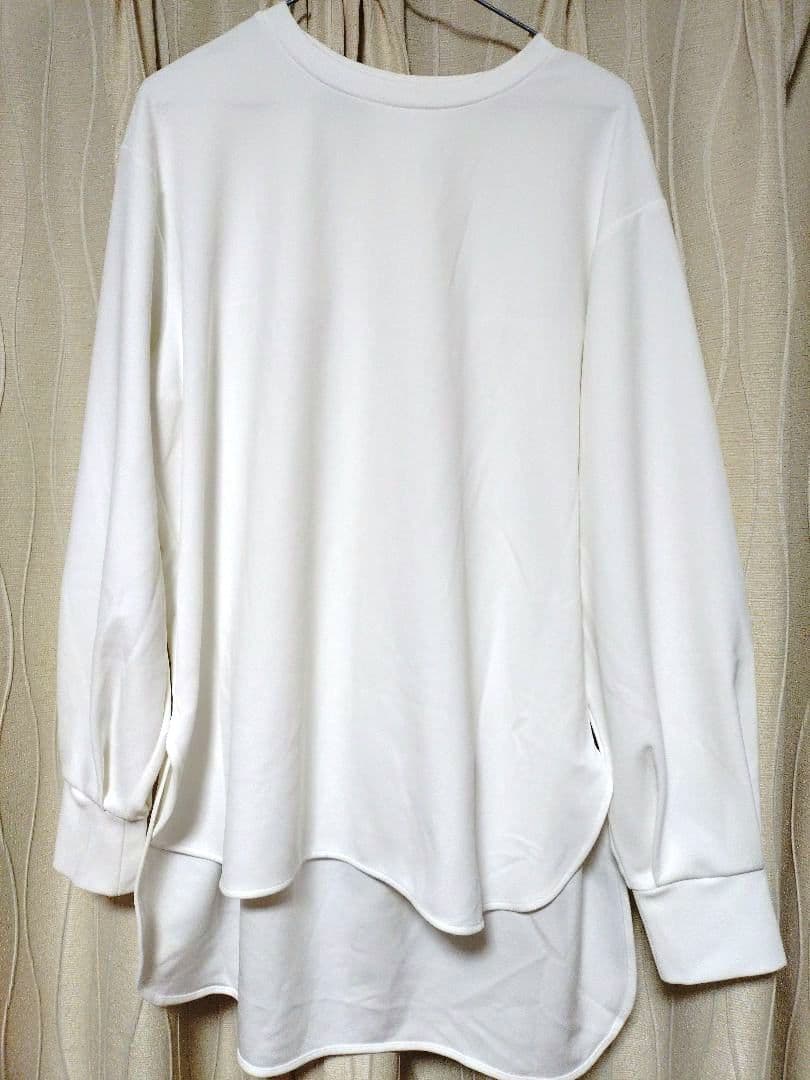 ホワイト長袖トップス