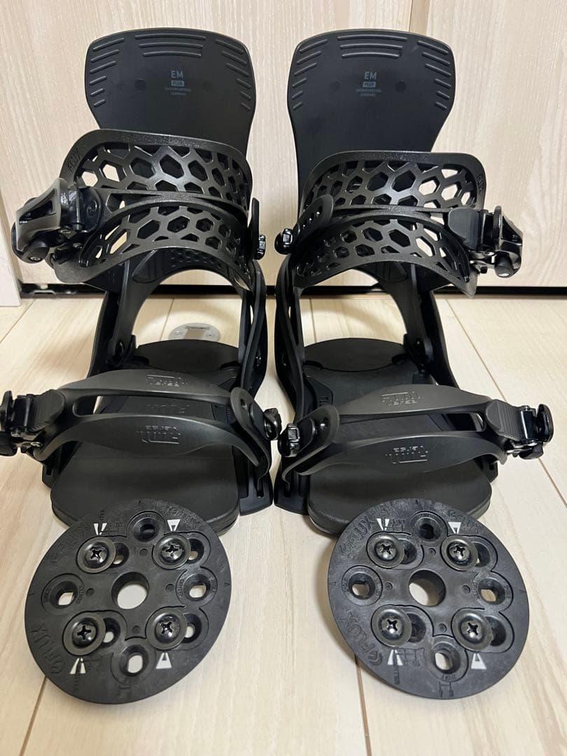 フラックス(FLUX) スノーボードビンディング 24-25モデル EM