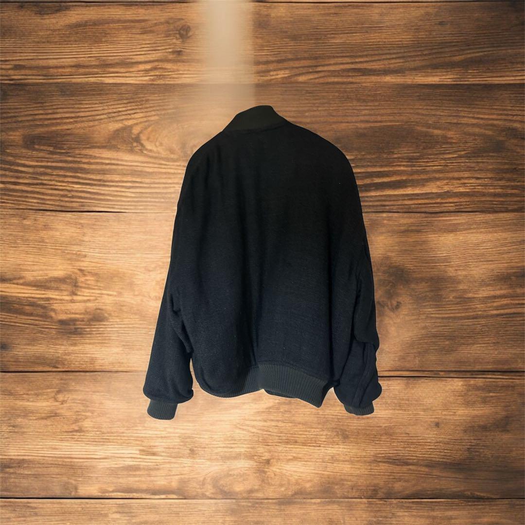 黒いキルティングジャケット