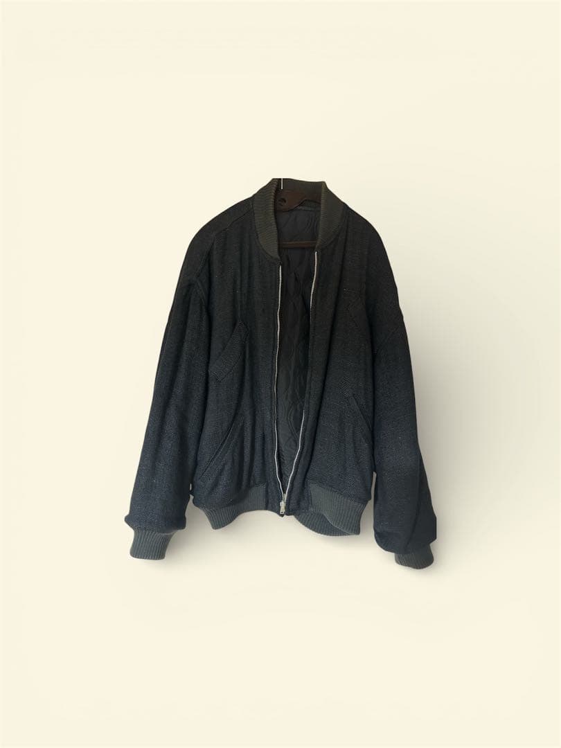 黒いキルティングジャケット