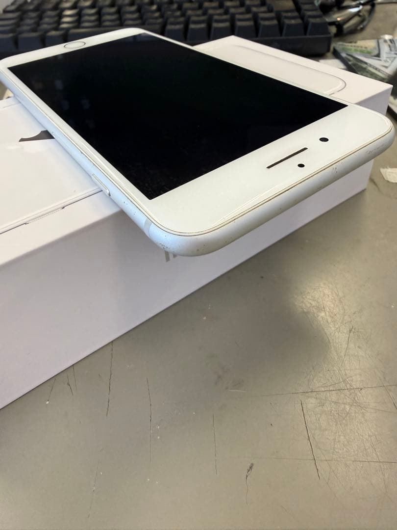 Apple iPhone 8 Plus シルバー 256GBバッテリー100%