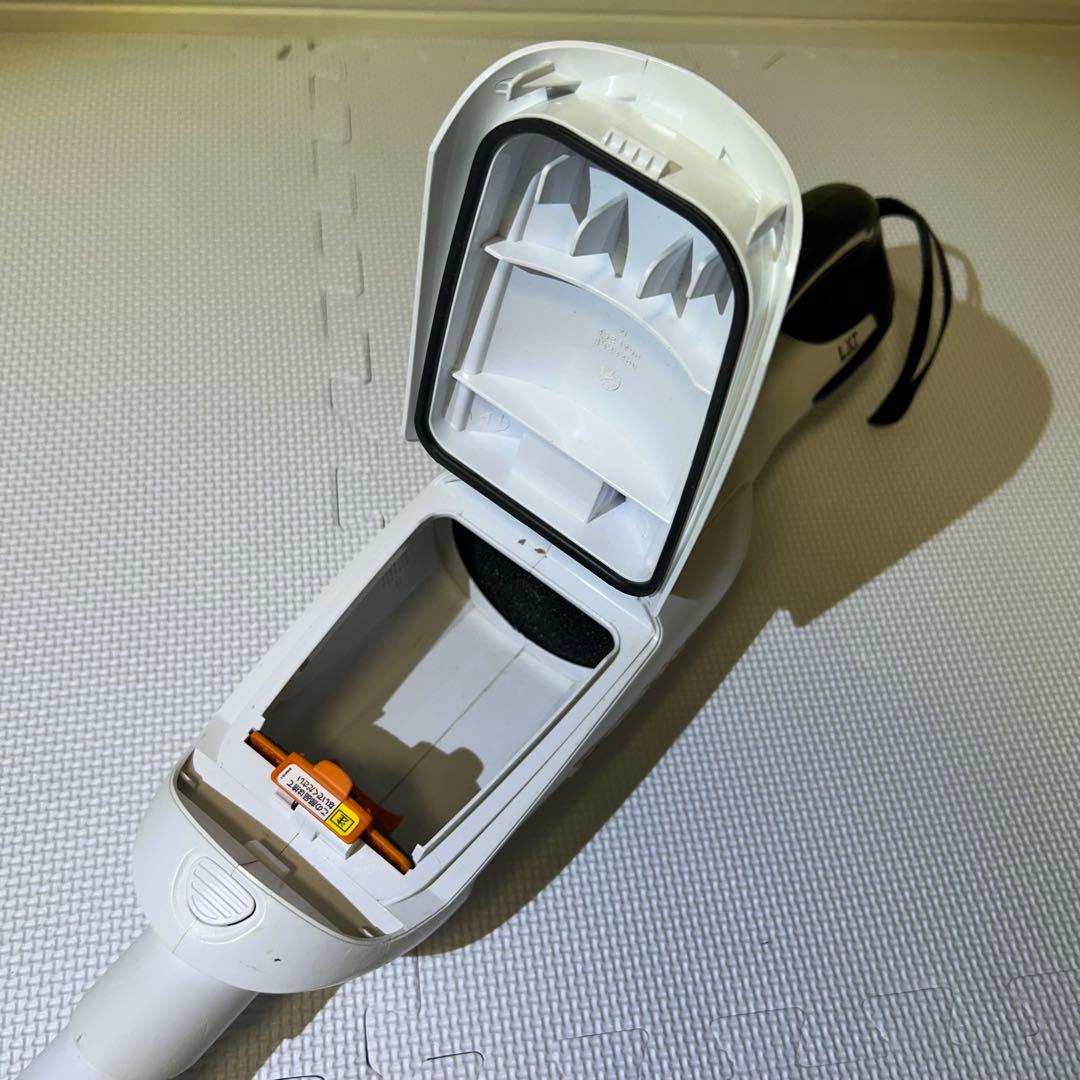 Makita CL182FD掃除機 本体 18Vバッテリー　スタンド　充電器付き