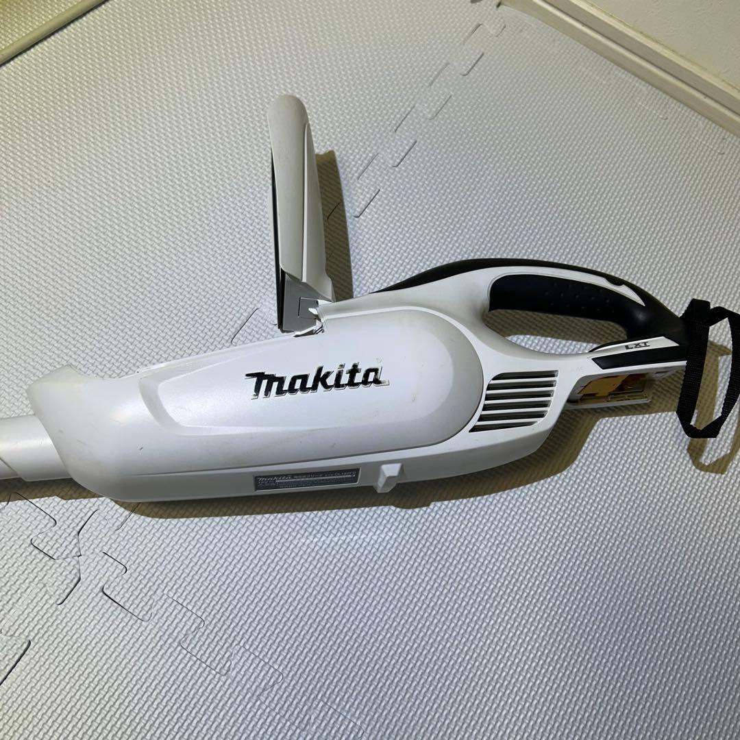 Makita CL182FD掃除機 本体 18Vバッテリー　スタンド　充電器付き