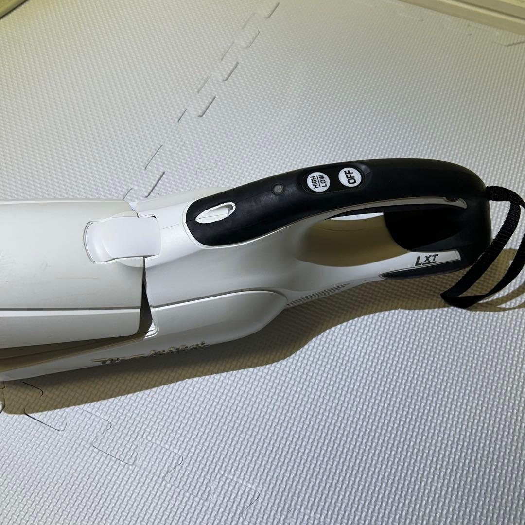 Makita CL182FD掃除機 本体 18Vバッテリー　スタンド　充電器付き