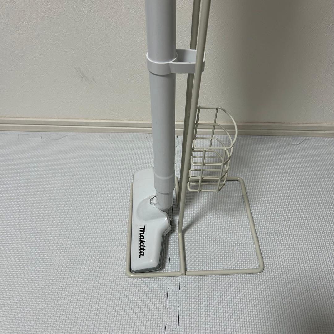 Makita CL182FD掃除機 本体 18Vバッテリー　スタンド　充電器付き