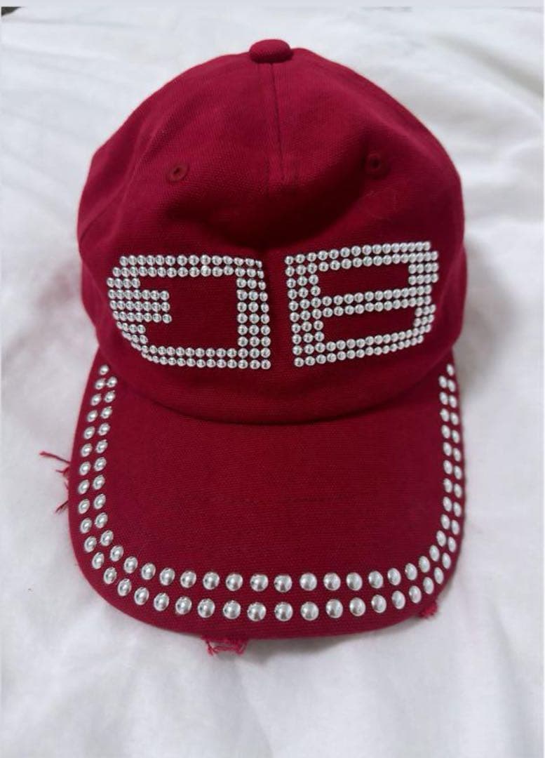 BEEDEN ストーン装飾 赤 キャップ