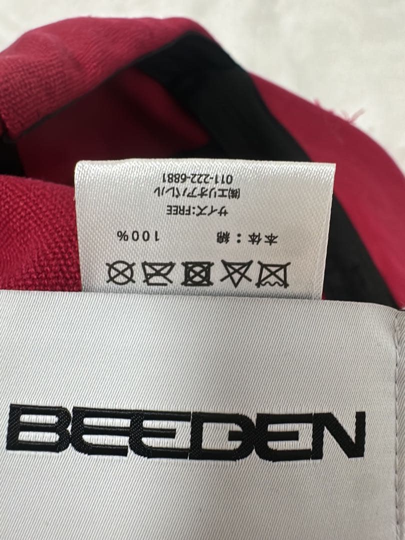 BEEDEN ストーン装飾 赤 キャップ