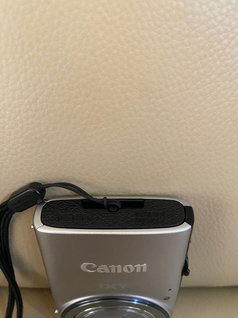 美品　Canon キャノン デジカメ IXY 640 シルバー