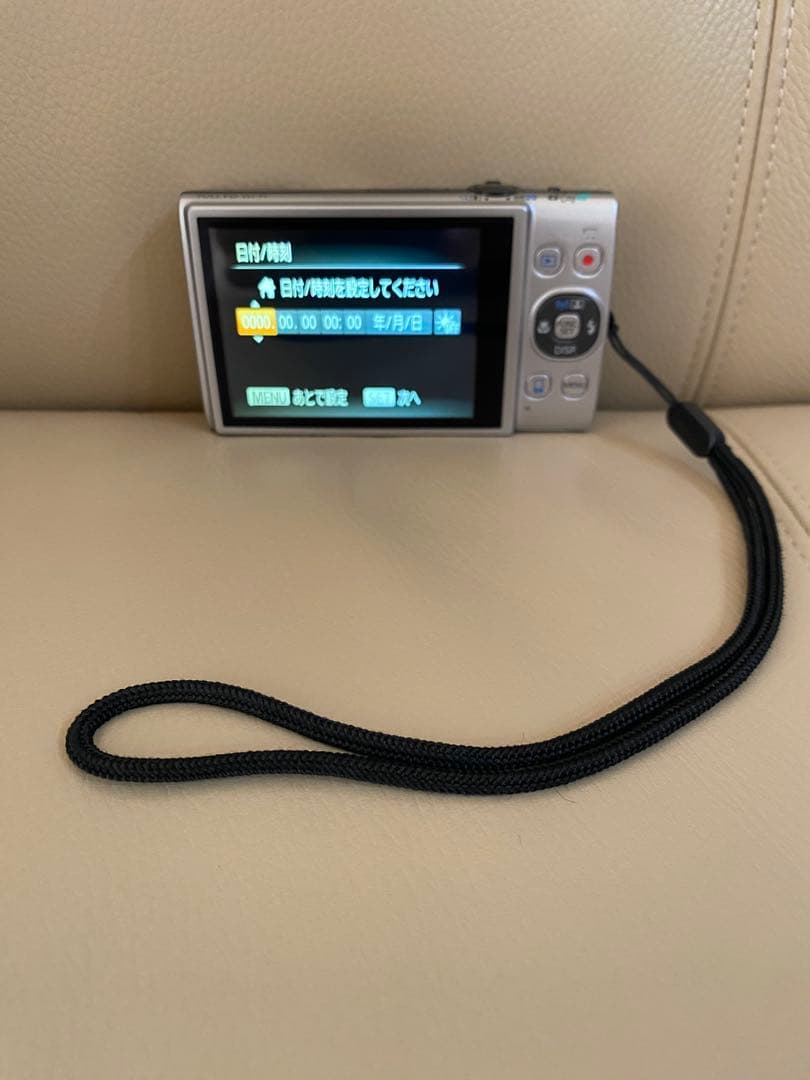 美品　Canon キャノン デジカメ IXY 640 シルバー