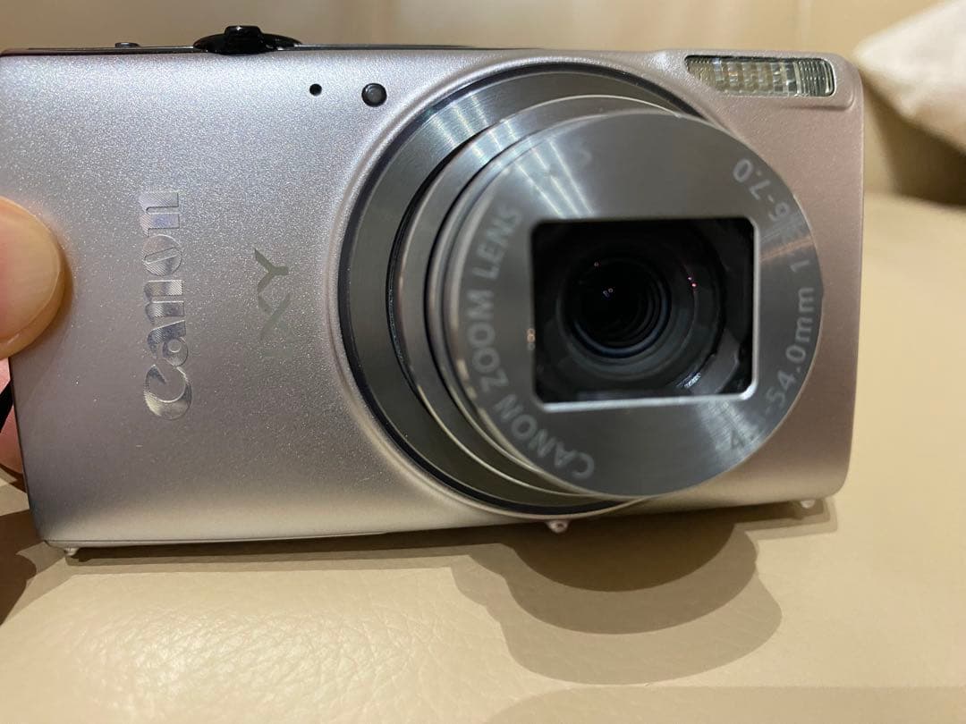 美品　Canon キャノン デジカメ IXY 640 シルバー