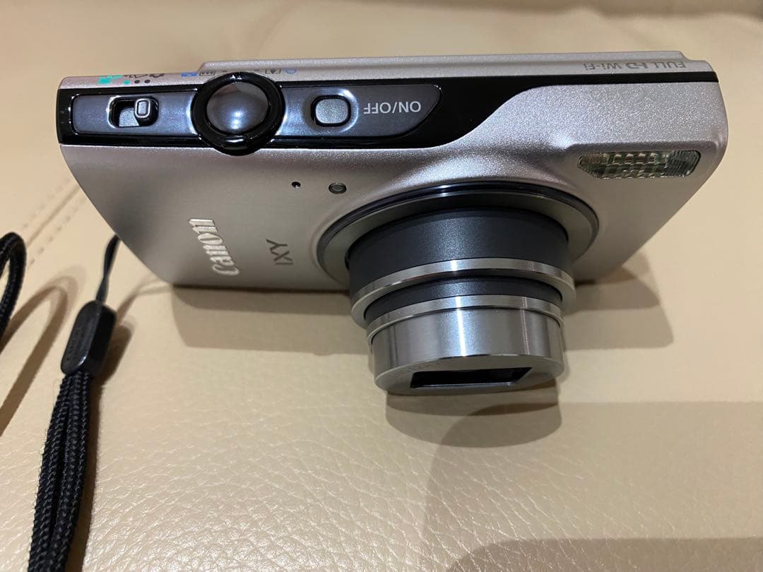 美品　Canon キャノン デジカメ IXY 640 シルバー