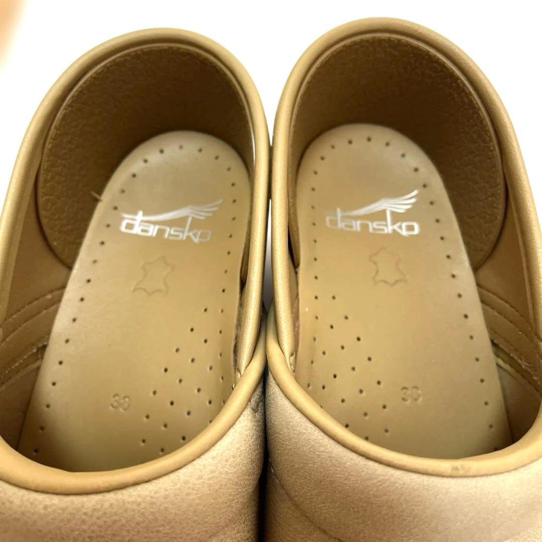 dansko プロフェッショナル　サンド　ベージュ レザークロッグサンダル 38