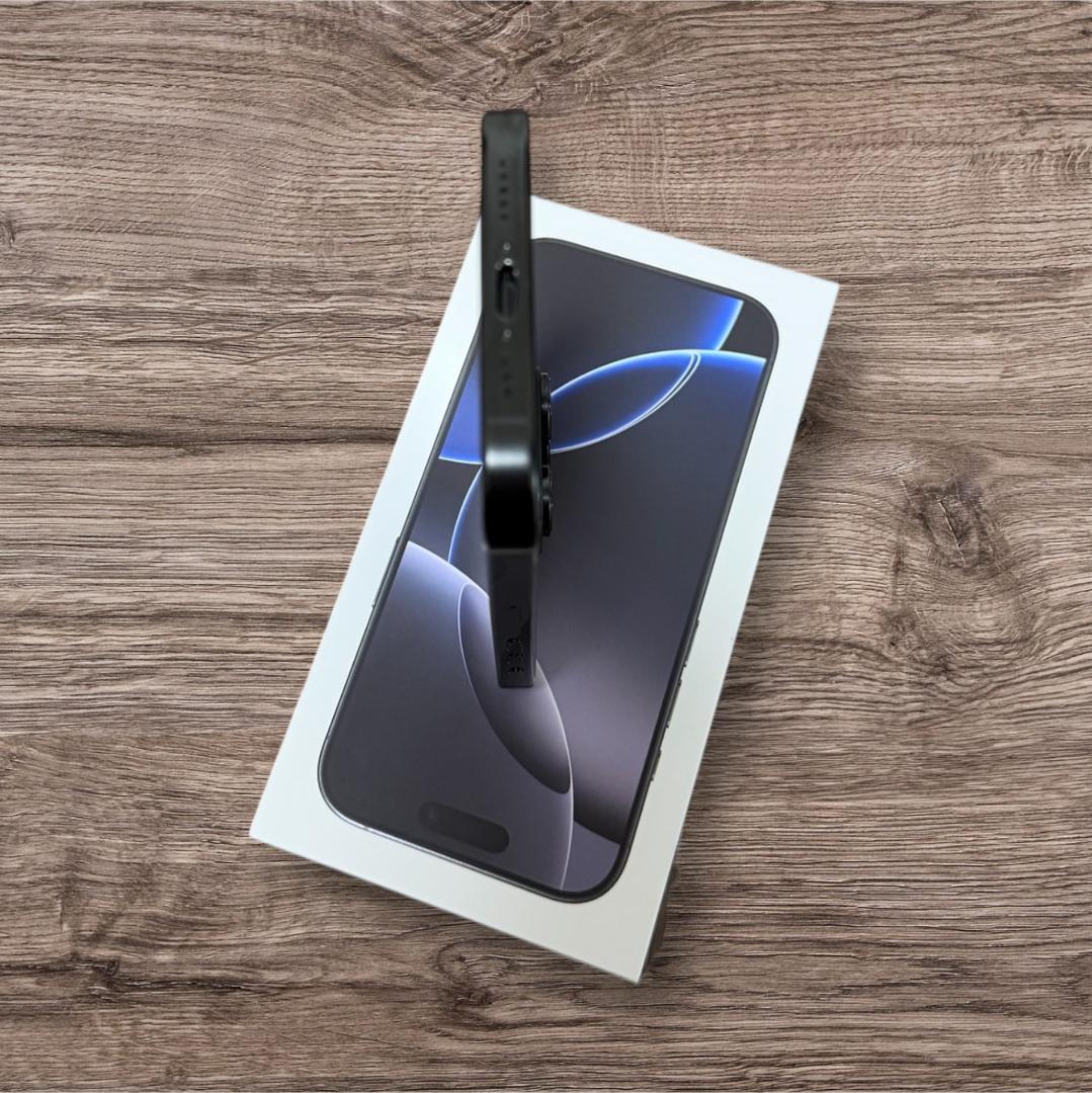 ★超美品★iPhone16 pro 512GB ブラックチタニウム