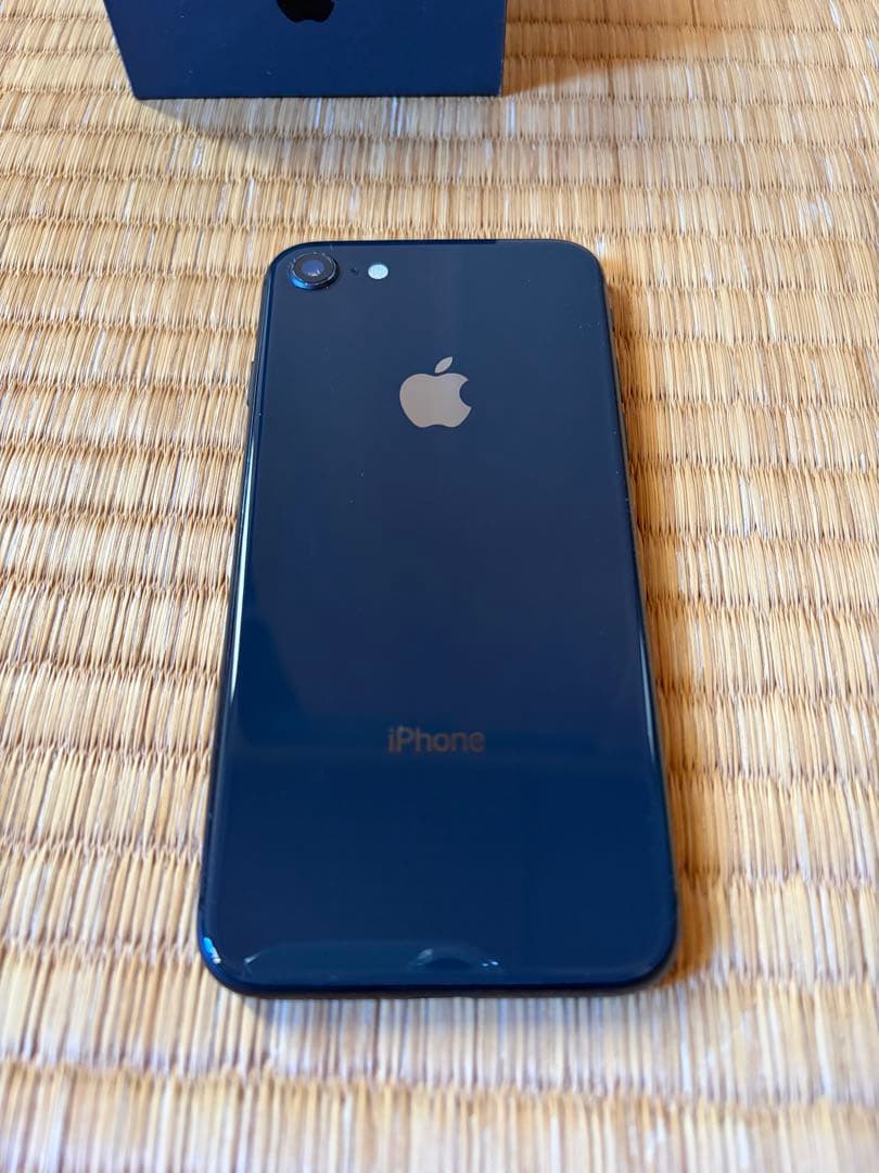 Apple iPhone 8 スペースグレイ64GB【箱付】