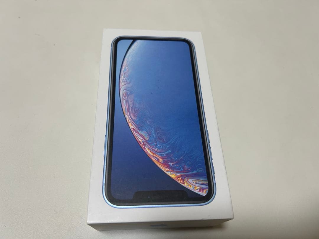 iPhone XR ブルー　64GB