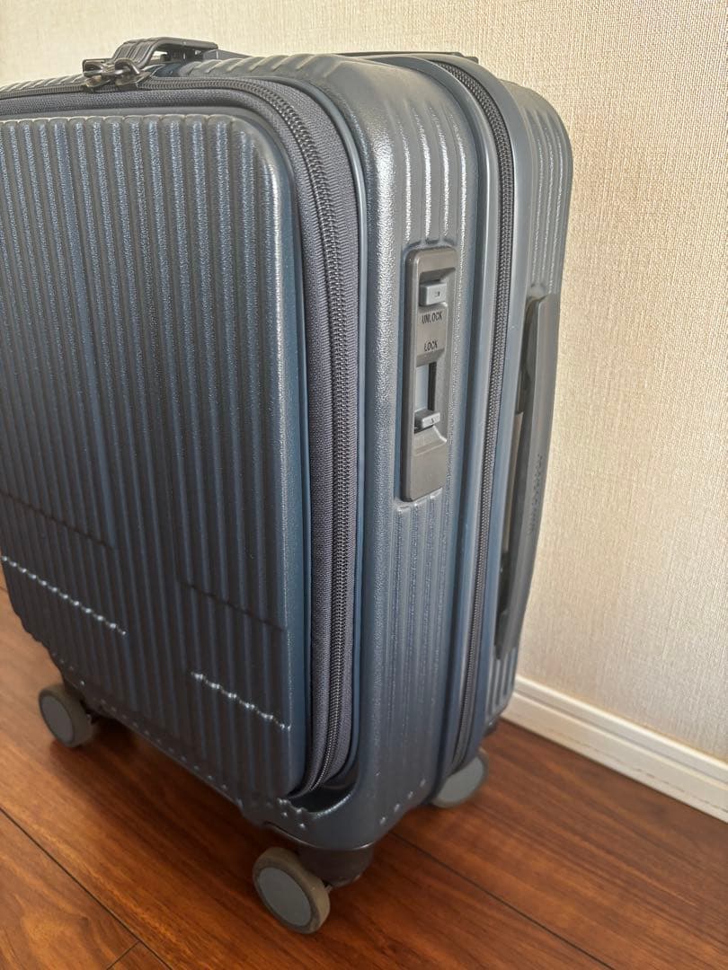ピラ⭐︎イノベーターINV50 38L小型キャリーケース　スーツケース