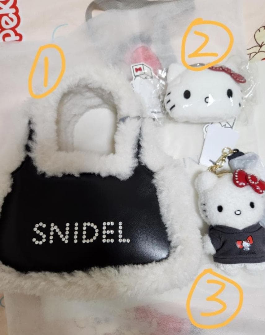 SNIDEL ファー ハンドバッグ & ハローキティ キーチェーン