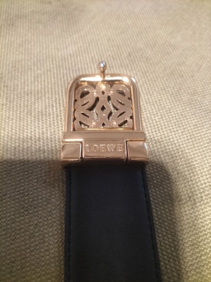 ロエベ　ベルト　限界プライス