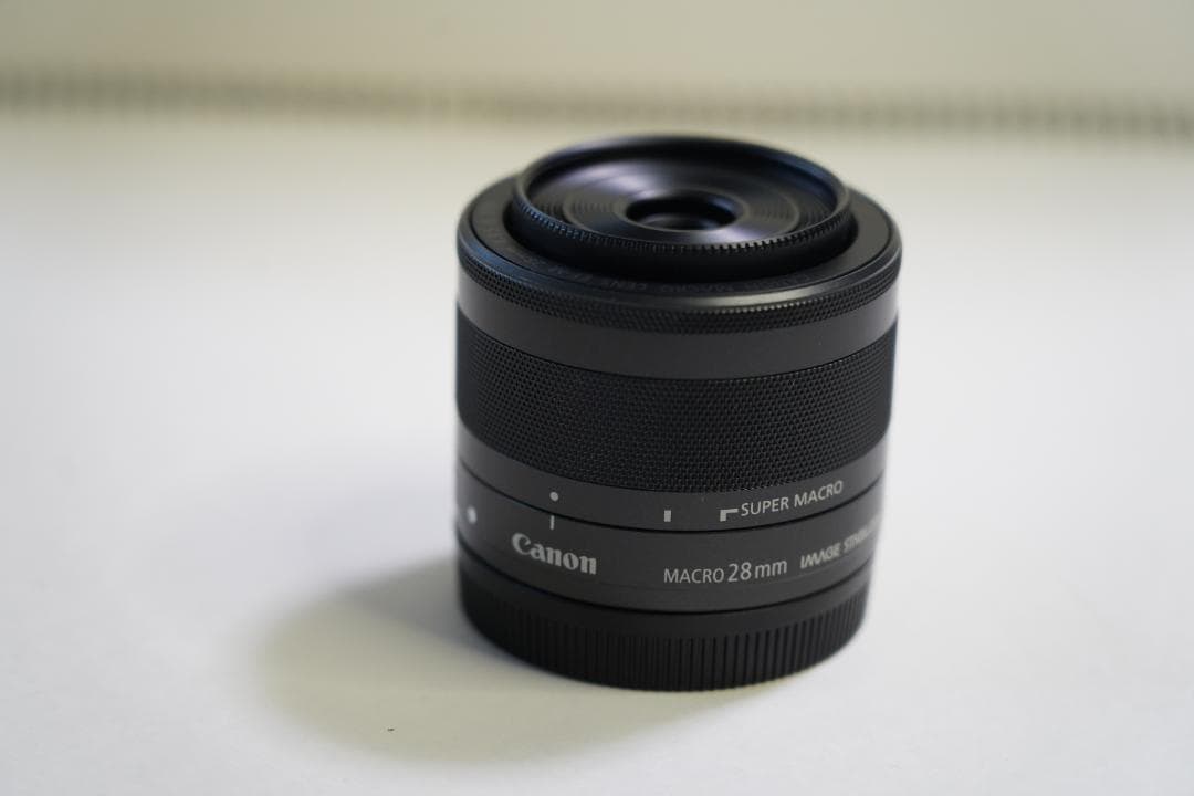 Canon EF-M 28mm f/3.5 Macro IS STM レンズ