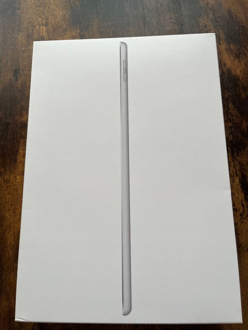 iPad 第8世代シルバー 本体 充電器付き