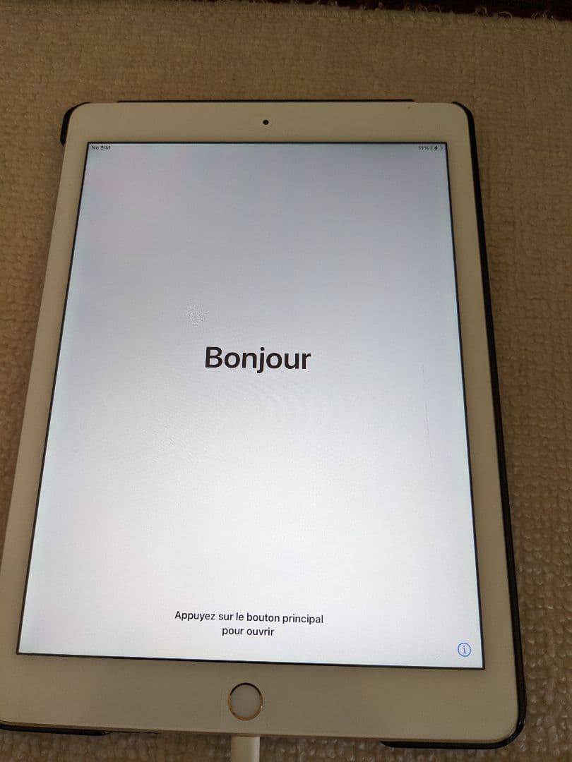 iPad Air2 64GB キャリアau