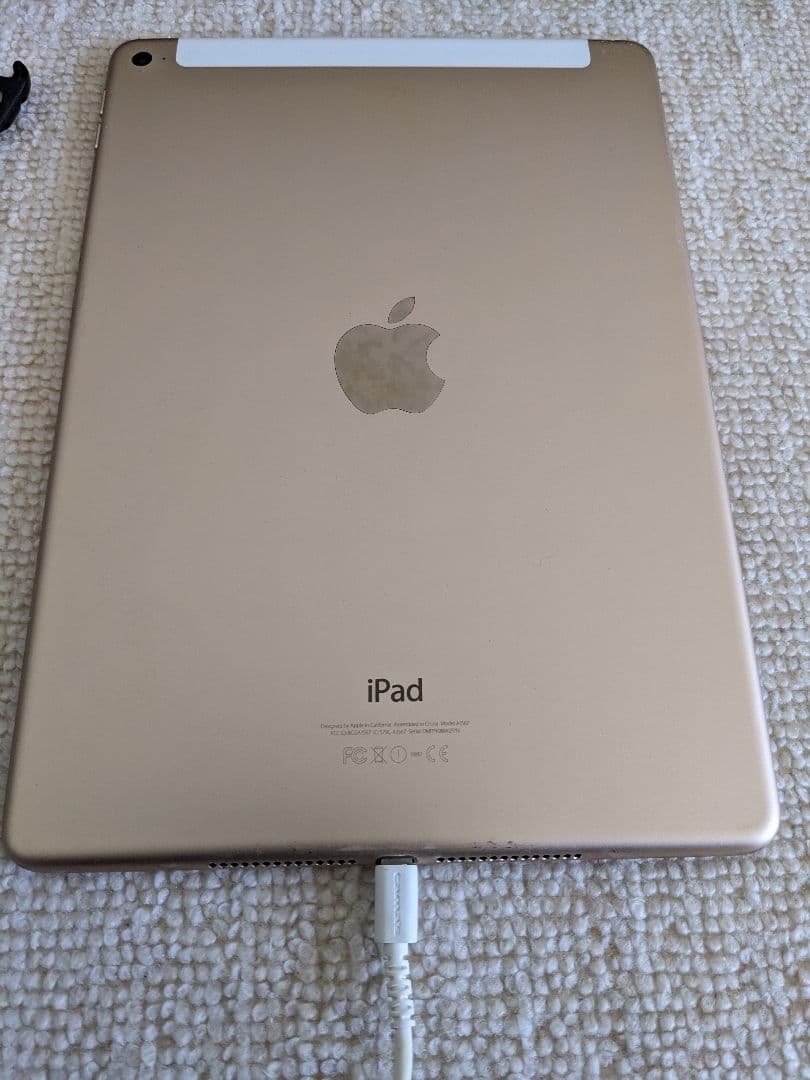 iPad Air2 64GB キャリアau