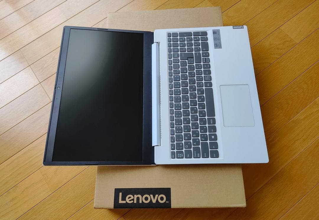 Lenovo Idiapad高スペックノートパソコン