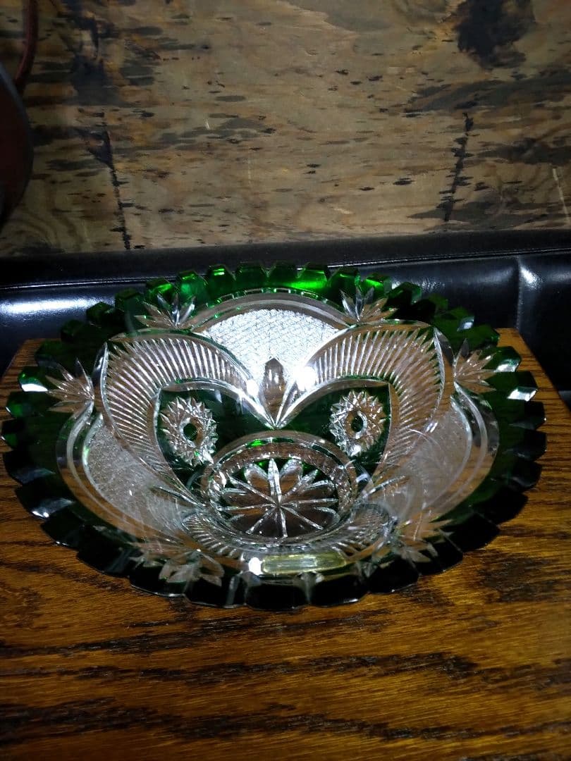 旧東ドイツ製　ドレスデンクリスタル 切子グリーン　Lausitzer Glas