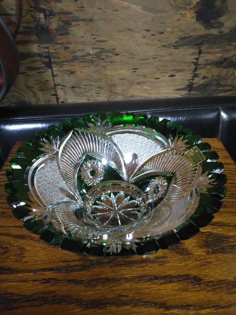 旧東ドイツ製　ドレスデンクリスタル 切子グリーン　Lausitzer Glas