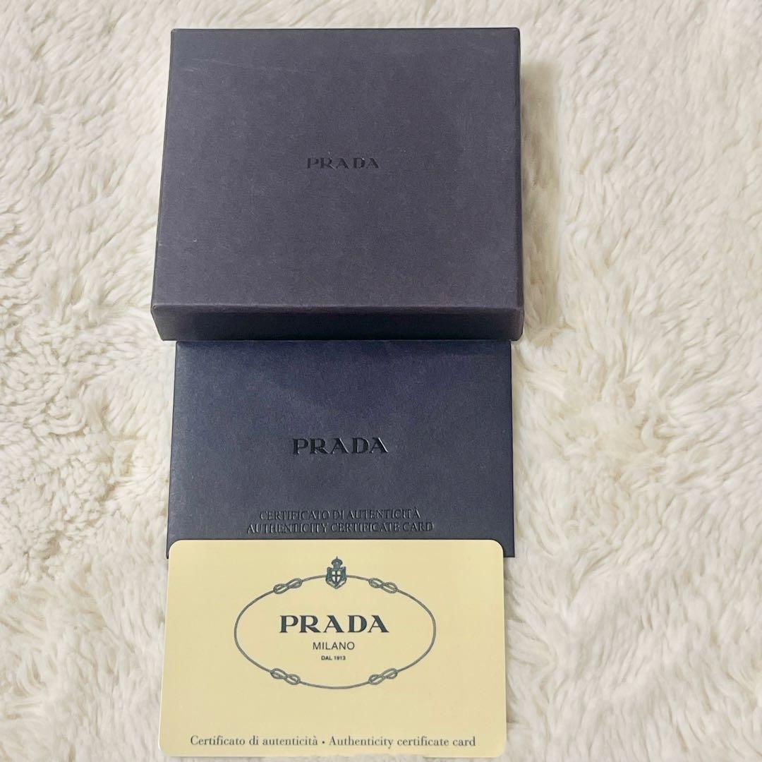 【極美品】PRADA プラダ　小銭入れ　ケース　黒　ゴールド　正規品