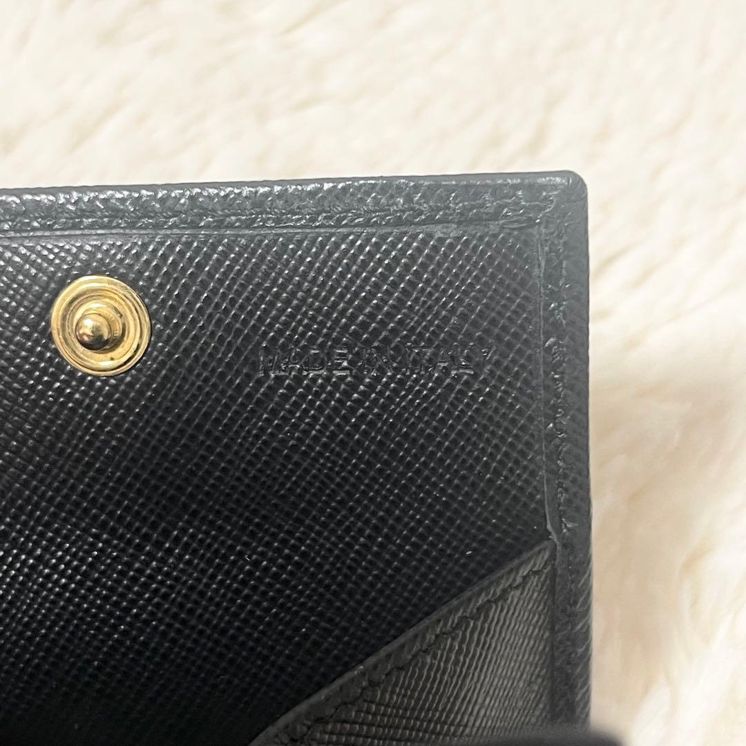 【極美品】PRADA プラダ　小銭入れ　ケース　黒　ゴールド　正規品