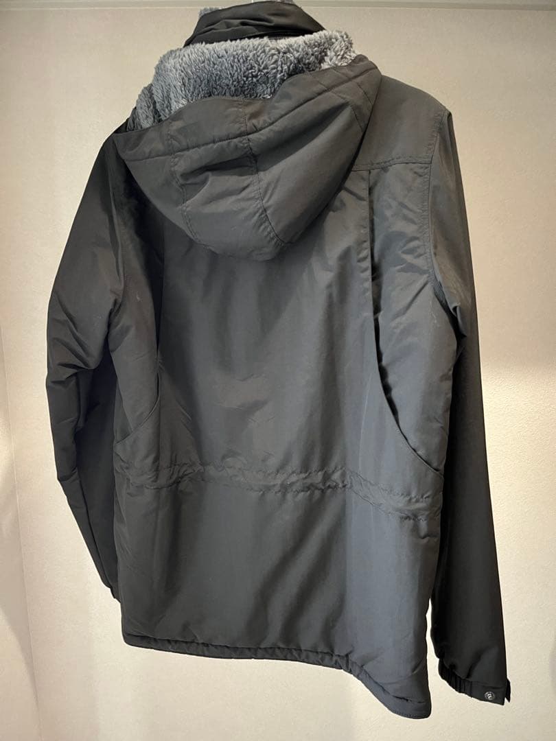 Patagonia ブラック イスマスパーカ