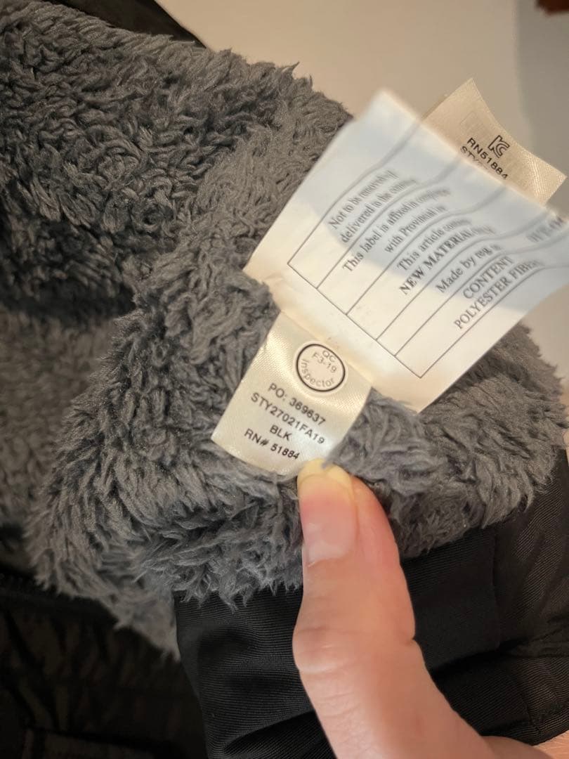 Patagonia ブラック イスマスパーカ