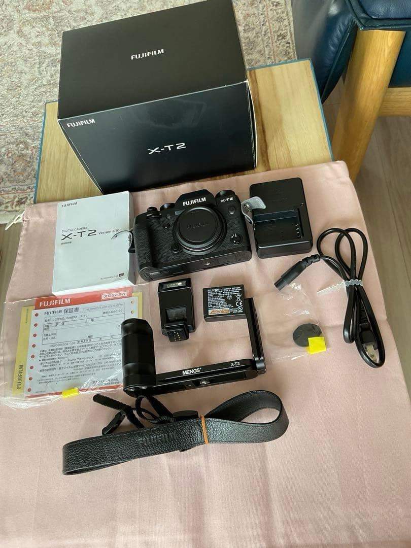 たく　美品　富士フイルム X-T2 ボディ 付属品完備　おまけ付き