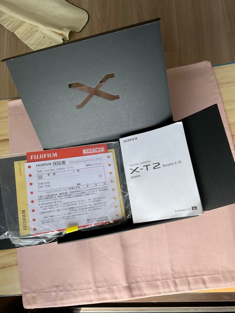 たく　美品　富士フイルム X-T2 ボディ 付属品完備　おまけ付き