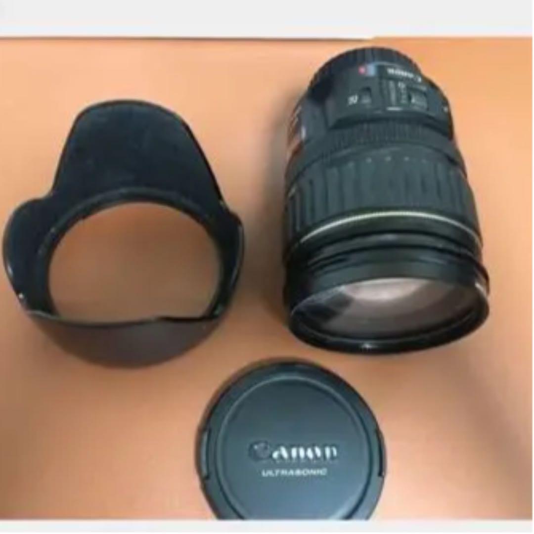 Canon カメラ　と　レンズ　キャップレンズフード付き