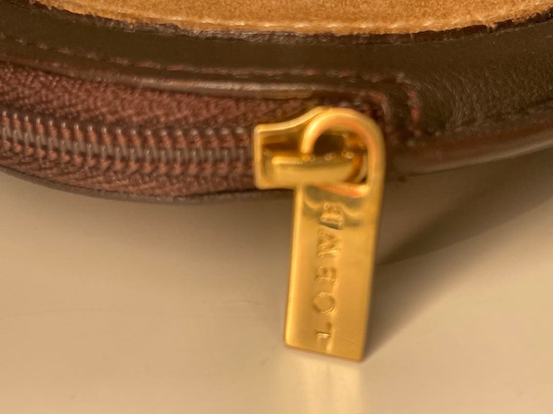 【新品未使用】LOEWE アナグラム　ラウンド型ケース