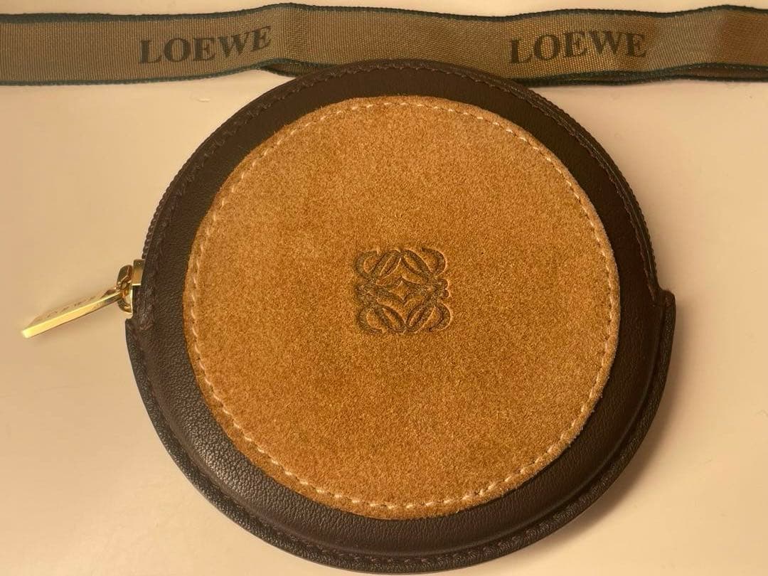 【新品未使用】LOEWE アナグラム　ラウンド型ケース