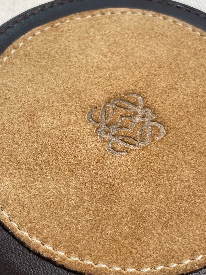 【新品未使用】LOEWE アナグラム　ラウンド型ケース