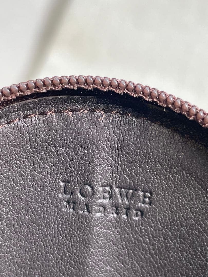 【新品未使用】LOEWE アナグラム　ラウンド型ケース